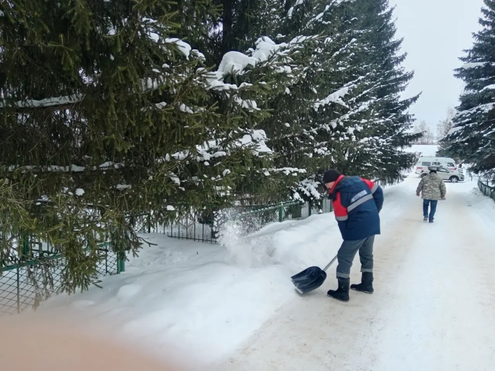 Чистота и безопасность территории Ермекеевской ЦРБ